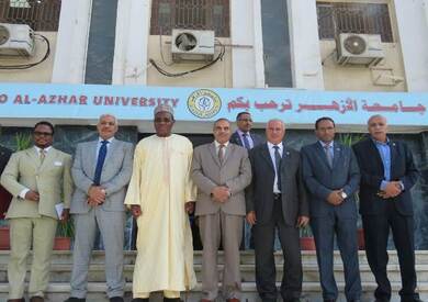 رئيس جامعة الأزهر يبحث سبل التعاون العلمي مع سفير الكاميرون